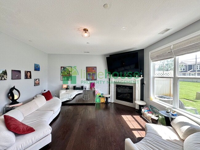 Photo - 127 Repose Ln