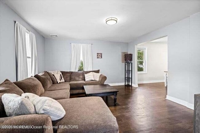 Photo - 109 S Main St