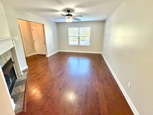 Photo - Gated Community 4 Bedroom 2.5 Bath Home In Southeast Memphis