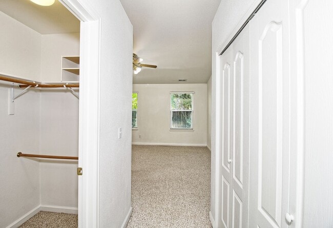 Photo - 598 Garnet Dr