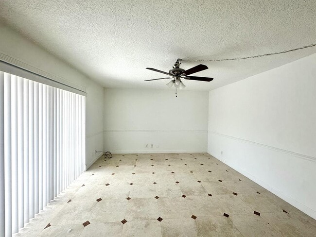 Photo - 173 Lake Arbor Dr