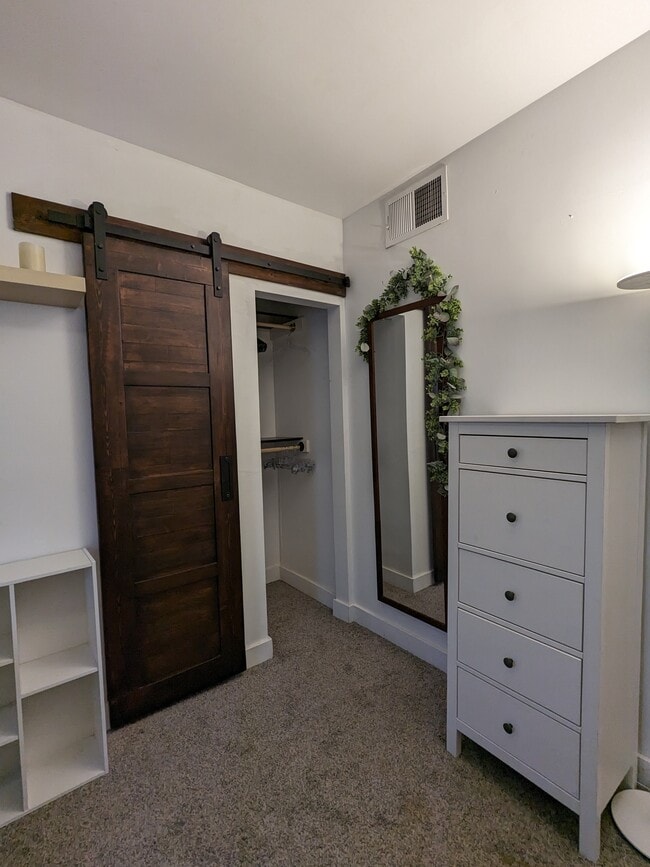 Photo - 1629 N Laurel Ave