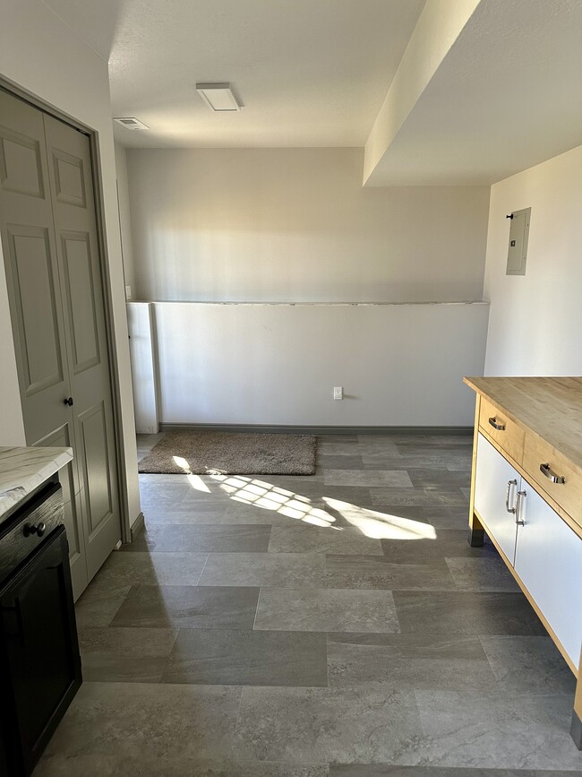 Kitchen - 2419 W 2700 S