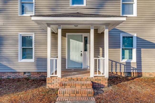 Photo - Newly renovated unit close to I-77 and I-20