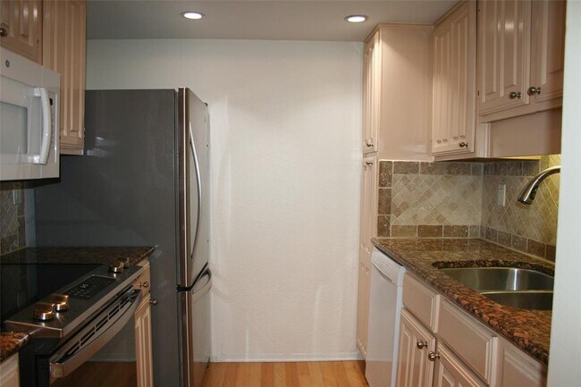 Photo - 8210 Bent Tree Rd Unidad 113