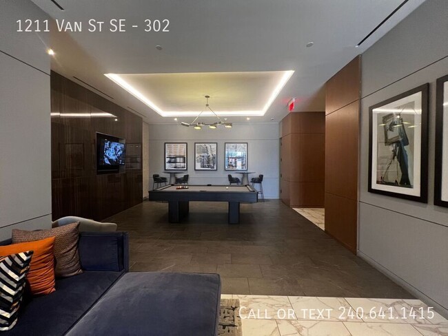 Photo - 1211 Van St SE