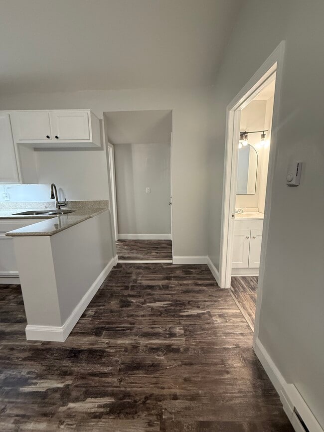 Pasarela - 2783 N Delaware Dr