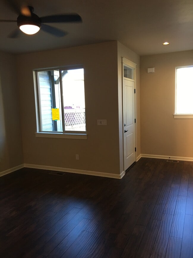 Photo - Gorgeous Newer Townhouse in NE Bend