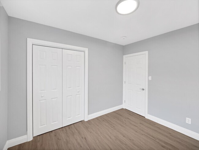 Photo - 401 Bunting Rd