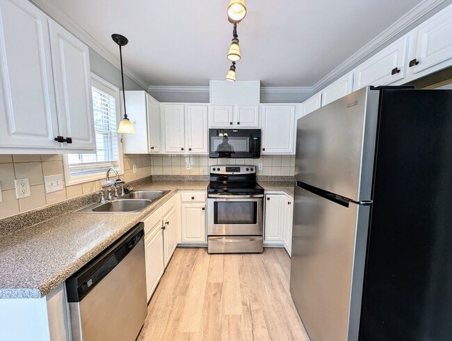 Photo - 3 Bedroom Near Downtown Youngsville!