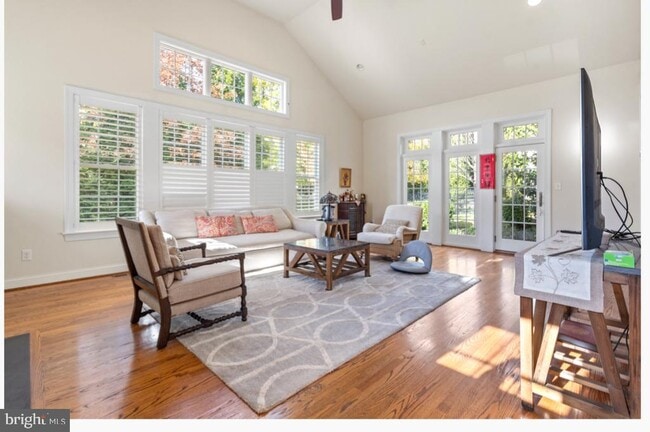 Photo - 100 Braebank Ln