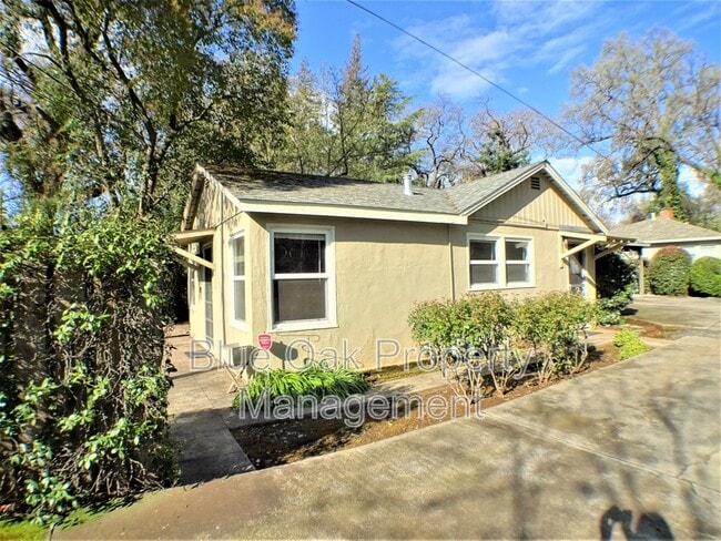 Building Photo - 1476 E 8th St Rental