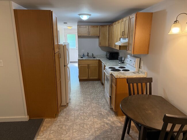 Photo - 1017 Summerhaven Rd Apartments Unit #3