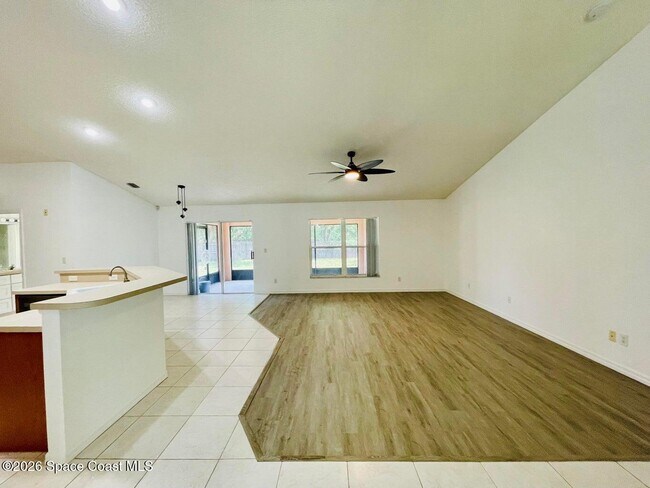 670 Elmont St NW