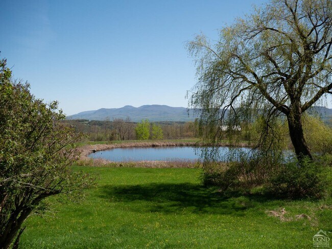 Photo - 483 Travis Hill Rd