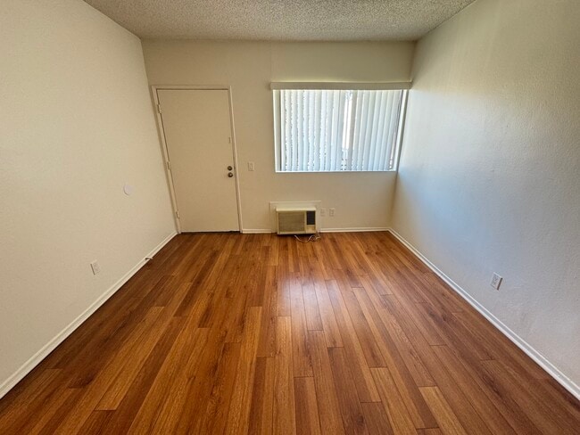 Photo - 311 E Maple St Unidad 6