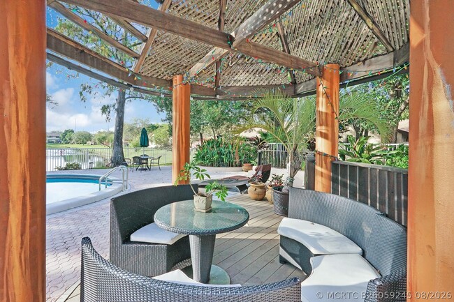 Building Photo - 3090 S Oakland Forest Dr