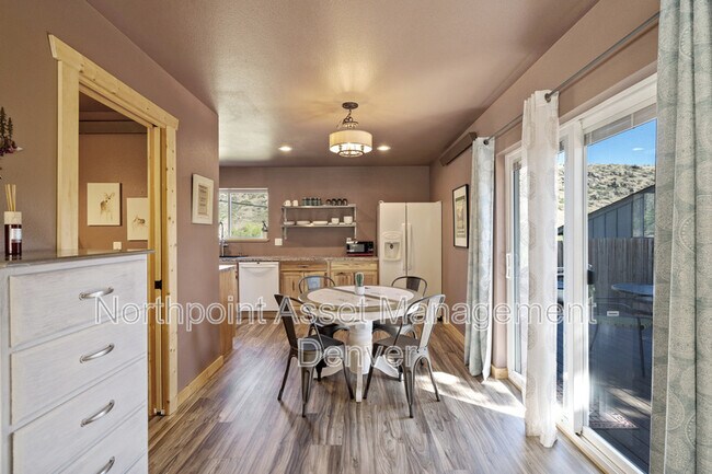 Photo - 4916 Lone Pine Dr