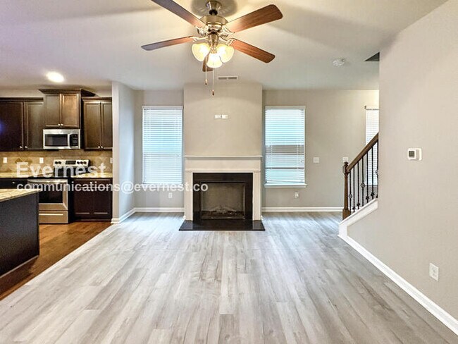 Photo - 313 Lossie Ln