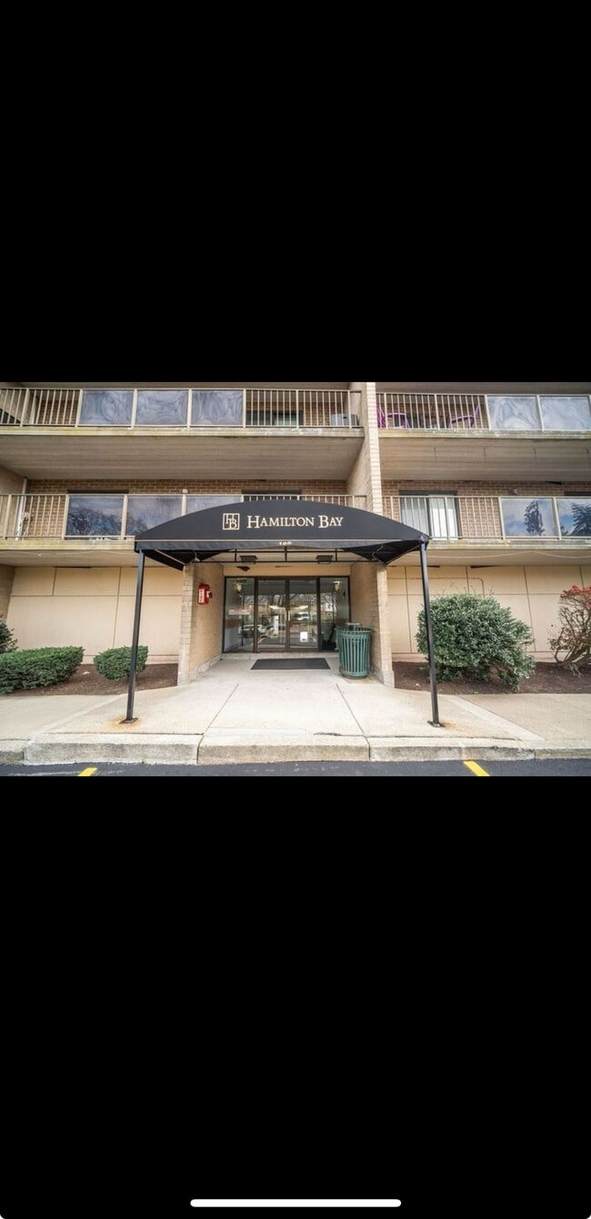 Photo - 165 Quincy Shore Dr Unidad C21