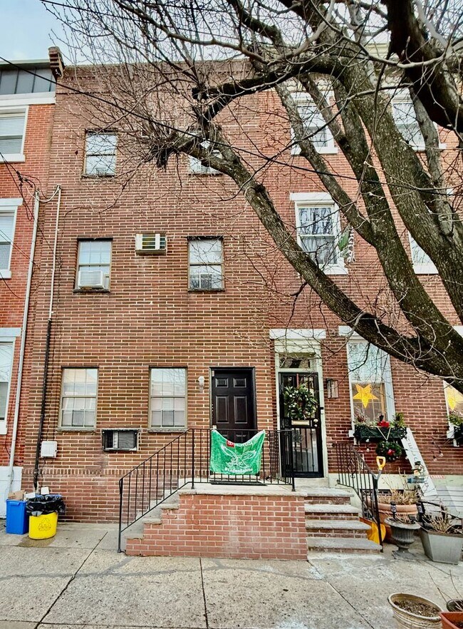 Photo - 2528 Christian St Unit 3rd Floor