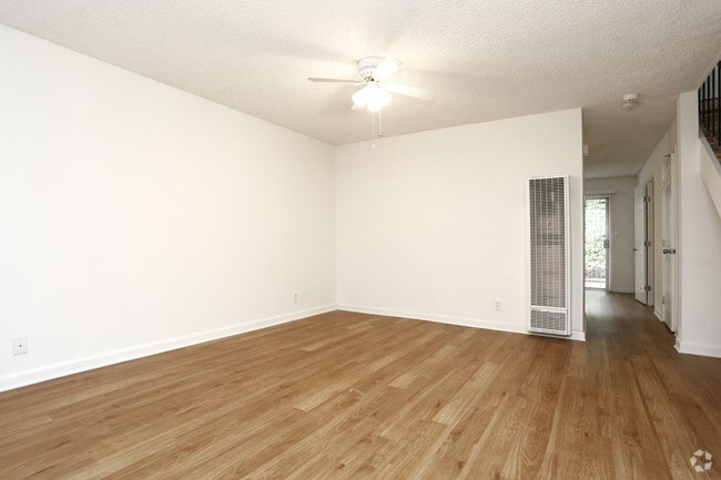 Sala de estar - The Villas at Harbor Pointe