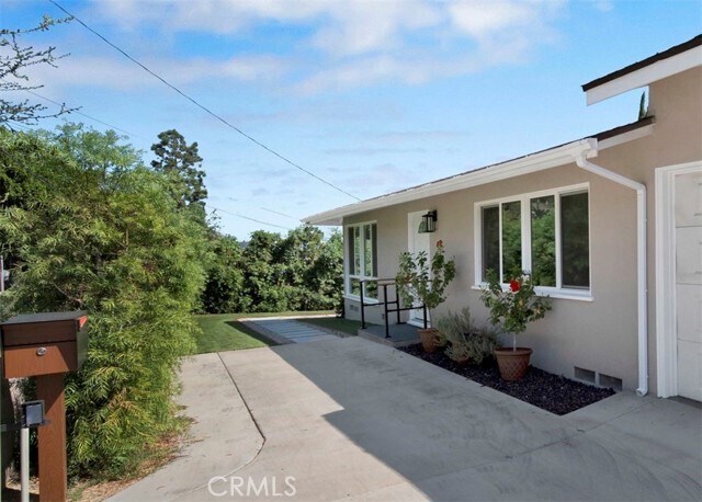 90 W Highland Ave