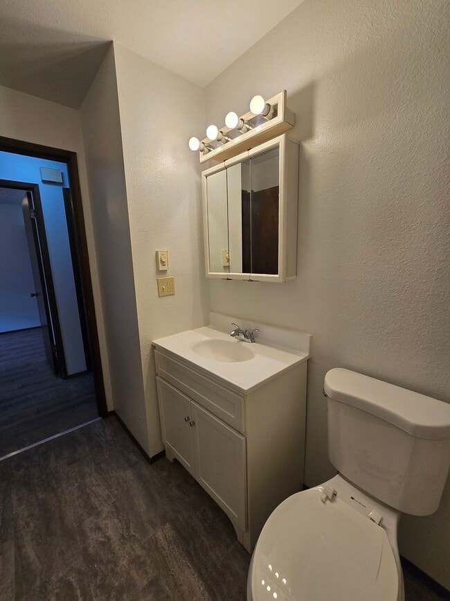 Photo - 1818 W 5th St