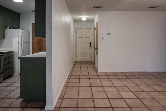 Photo - 104 Sombrero Dr