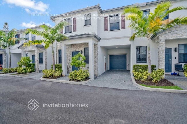 Photo - 2835 SW 16th Terrace