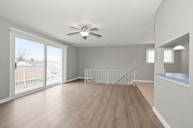 Photo - 7924 164th Pl Unidad 7924