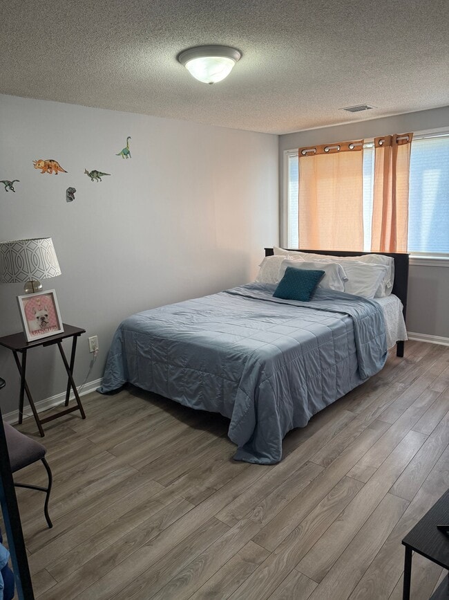 Photo - 1 Farrwood Dr Unit SHORT/Term/3-6 months..(only)