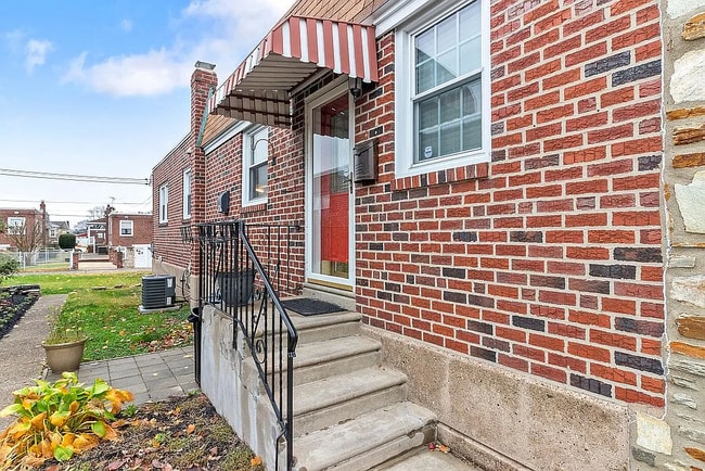 Photo - 802 Loney St