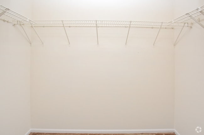 3BR, 2.5BA - 1273 SF