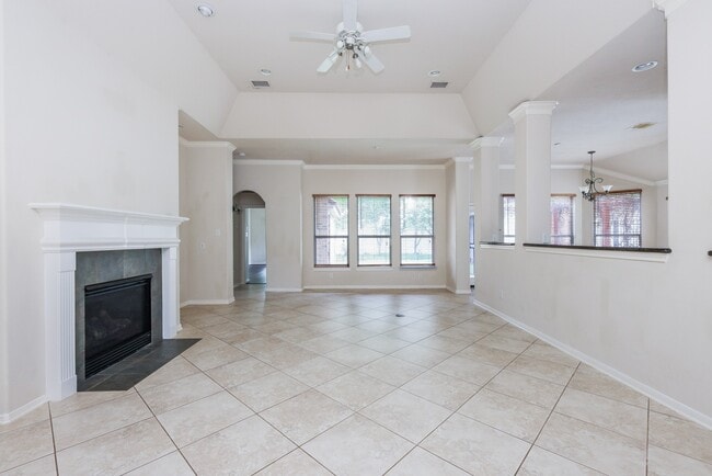 48 Pebble Beach Ct