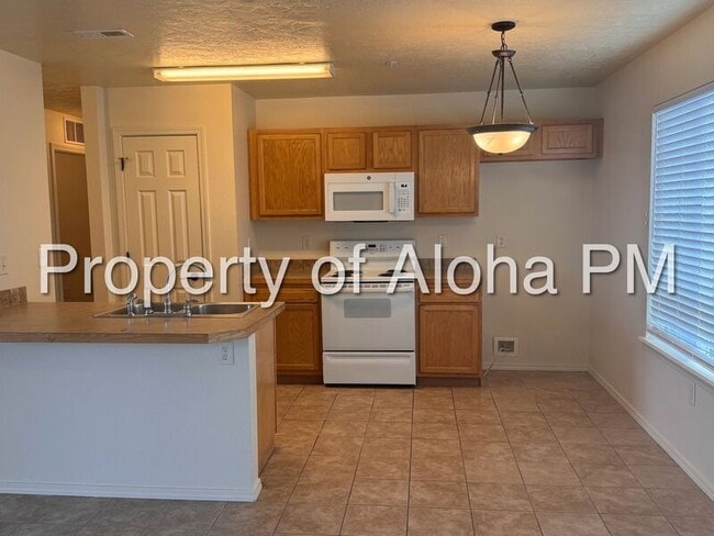 Photo - 1043 W Pine Ave