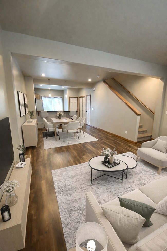 Building Photo - Fresh Price Drop + Move-In Ready: Doesn't Get Any Better Than That!  Oh wait- How about Saving $1...