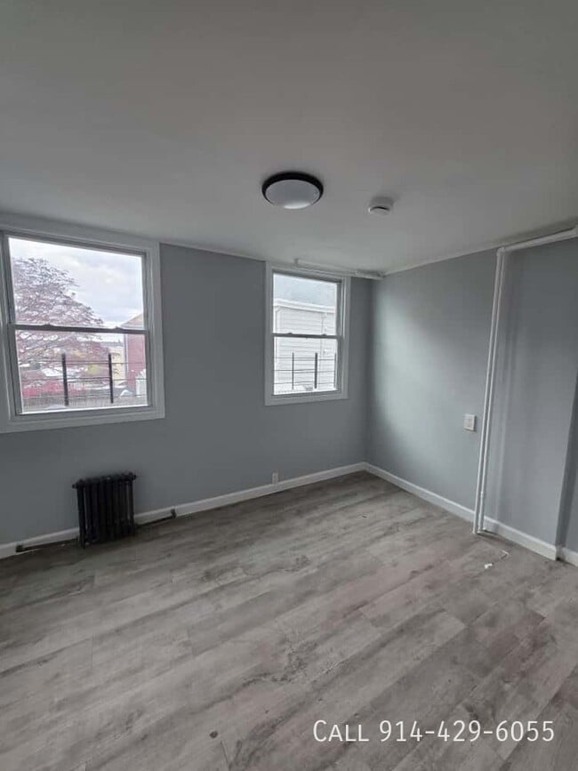 Photo - 176 Webster Ave