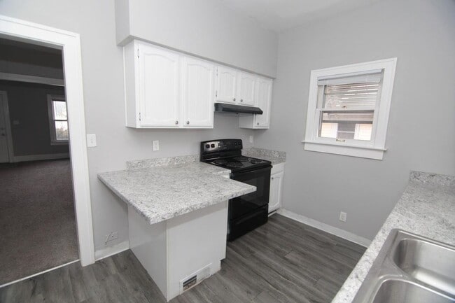 Photo - 2335 31st St