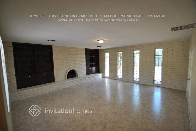 Photo - 429 E 10th Dr