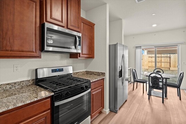 Photo - 10400 Skynyrd Way