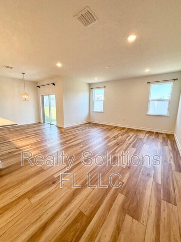 Photo - 1616 Blue Lagoon Cir