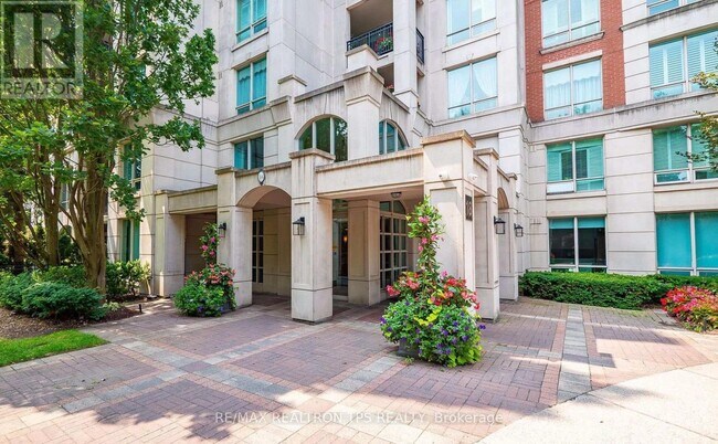 Photo - 18 William Carson Crescent Unité PH903