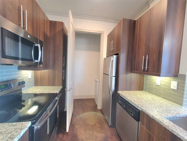 Photo - 1800 St Joseph Pkwy Unidad 529