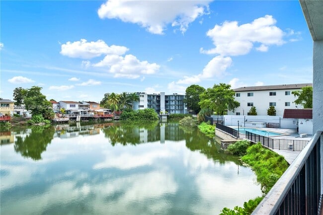 Building Photo - 1335 W 68th St Unit 207