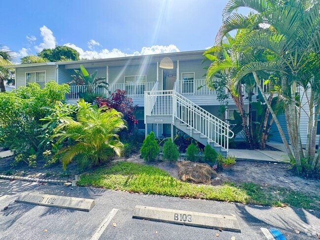 Building Photo - ** KINGS LAKE ** 2 BED / 2 BATH - CONDO - ...