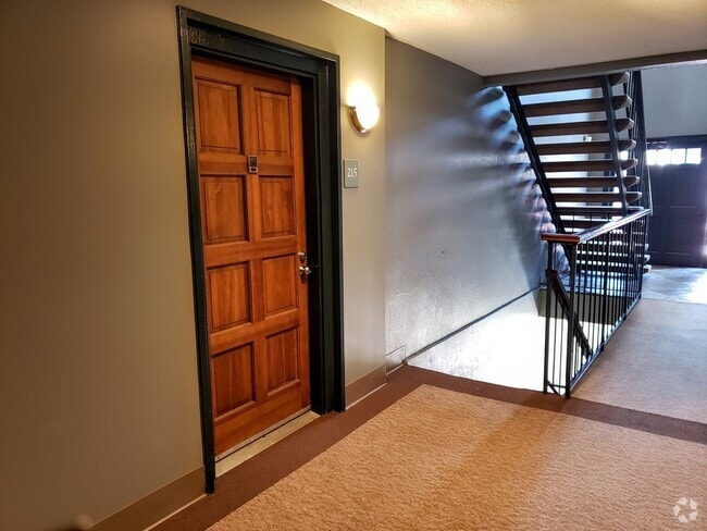 Building Photo - The Grove 2bd/1ba with New Flooring Throug... Rental