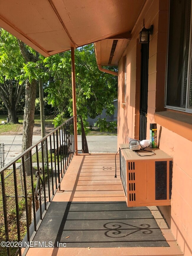 Photo - 1845 W 19th St