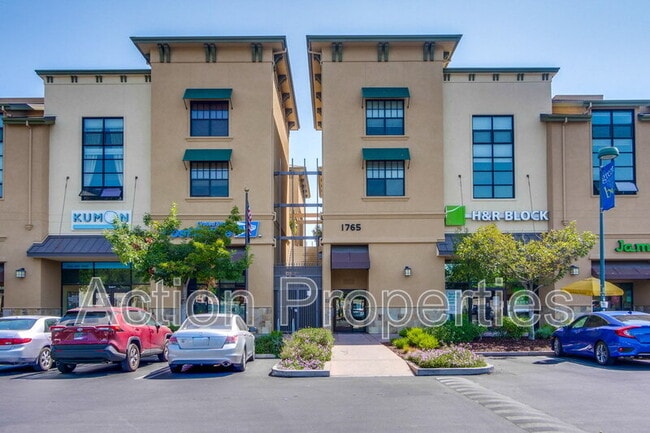 Building Photo - 1765 E Bayshore Rd