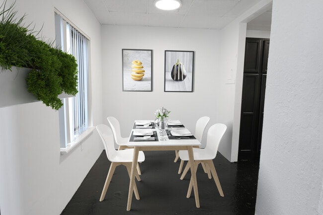 Courtyard Dining Space